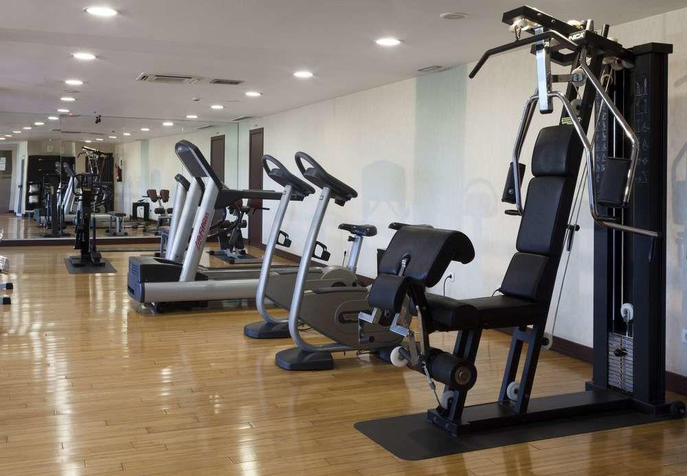 Ac Hotel Palacio De Santa Ana By Marriott Valladolid Ngoại thất bức ảnh A gym in a hotel