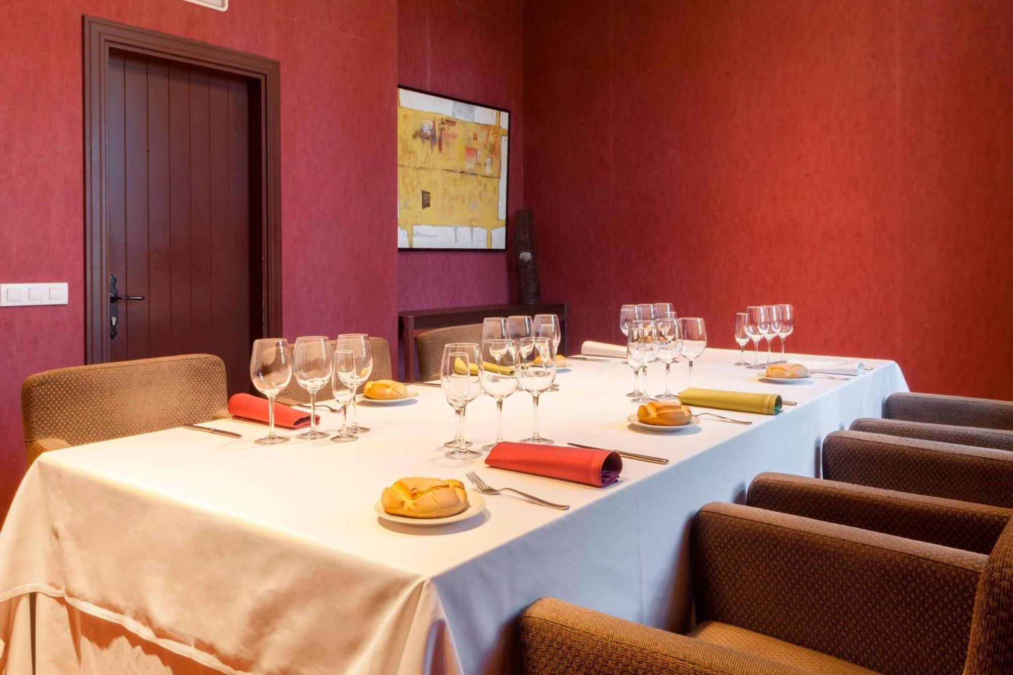 Ac Hotel Palacio De Santa Ana By Marriott Valladolid Ngoại thất bức ảnh Tasting room