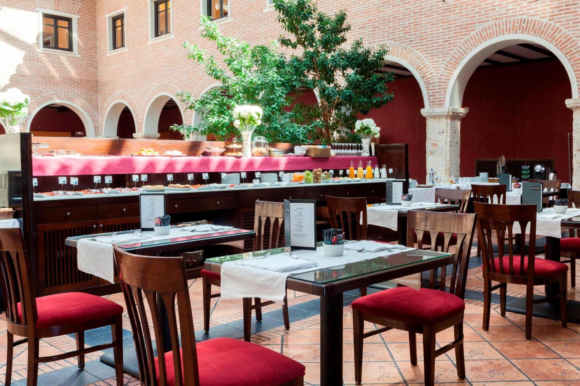 Ac Hotel Palacio De Santa Ana By Marriott Valladolid Ngoại thất bức ảnh Restaurant in the hotel