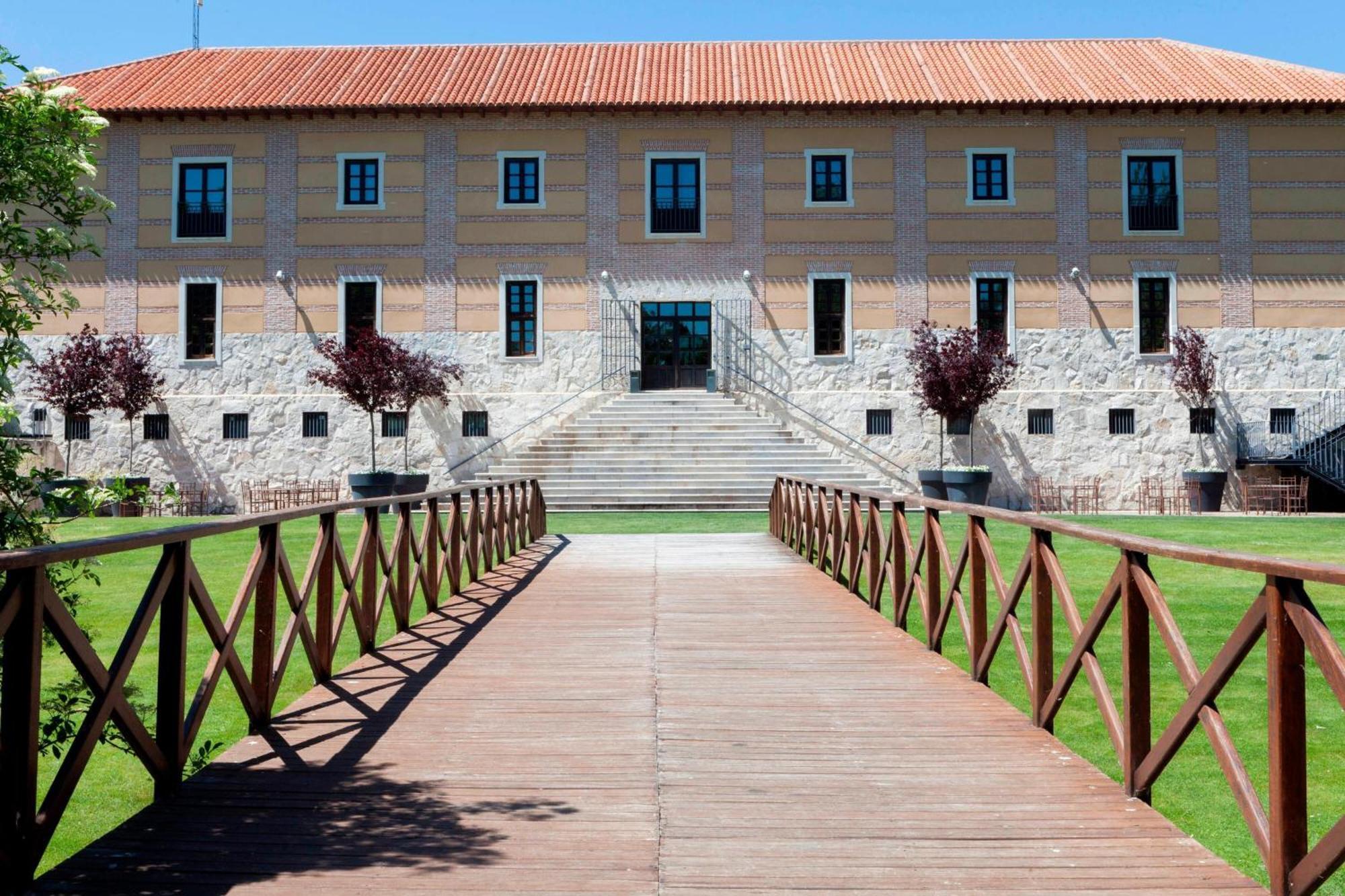 Ac Hotel Palacio De Santa Ana By Marriott Valladolid Ngoại thất bức ảnh The main building of the museum